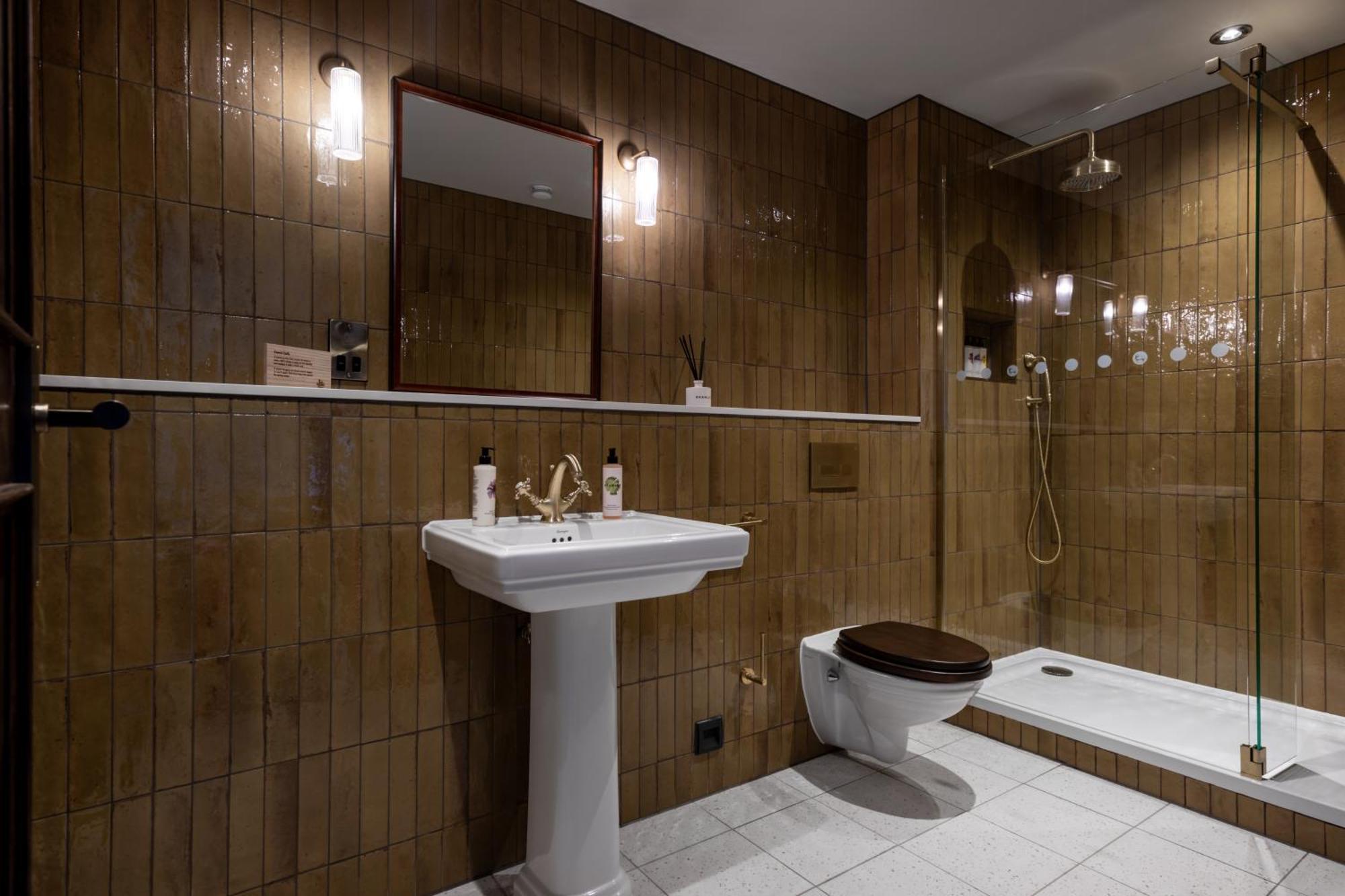 Teller'S Arms Hotel Farnham  Eksteriør billede