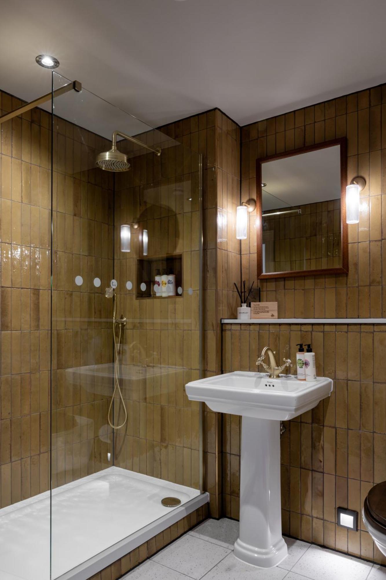 Teller'S Arms Hotel Farnham  Eksteriør billede